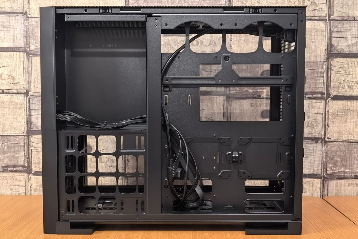 ติดตั้ง PSU หันพัดลม: แค่หันขึ้นหรือลง ไม่ได้ง่ายอย่างที่คิด ถ้าไม่อยากให้ PC พัง